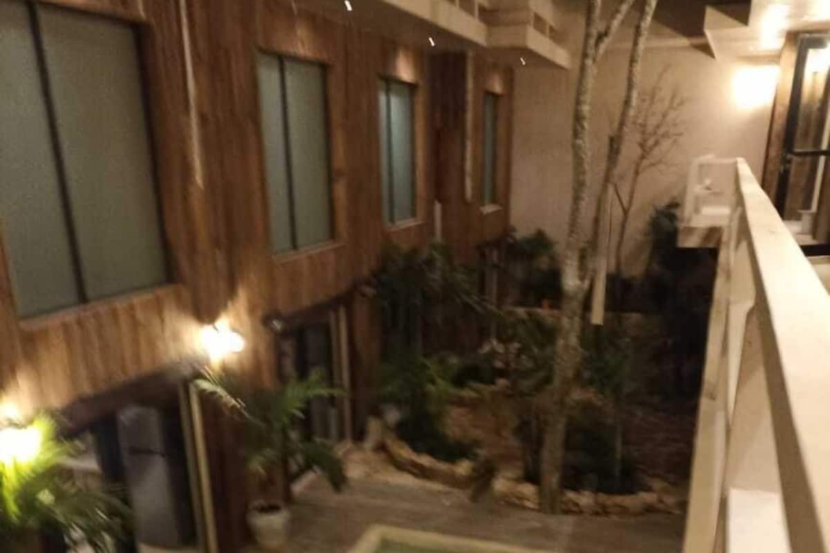 1 bedroom, individually decorated, individually furnished
