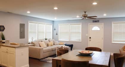 Pet Friendly Water View Cottage