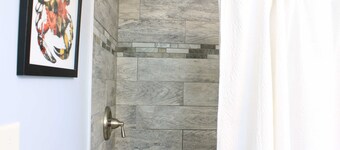 Pet Friendly Water View Cottage