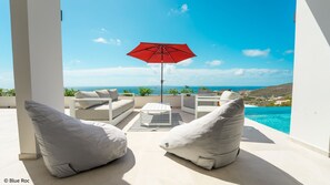 Outdoor pool - Villa Luxueuse 3 Chambres / Piscine Vue Mer, 5 min Plage (Red Pond)
