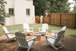 Property grounds - Beautiful Remodeled 1930’s Spanish Revival, in Heart of Tulsa, 1/2 mile to Expo (Tulsa)