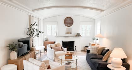 Beautiful Remodeled 1930’s Spanish Revival, in Heart of Tulsa, 1/2 mile to Expo