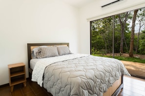 3 slaapkamers, een kluis op de kamer, gratis wifi, beddengoed