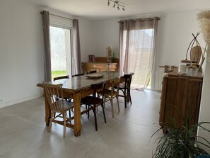 Dining - Jolie Maison Lumineuse, 5 Chambres, 10 Personnes (ST CAST LE GUILDO)