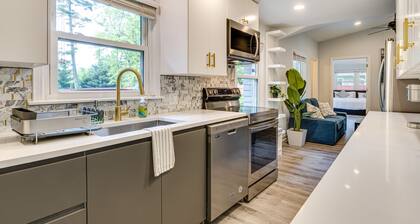 Tree-Lined Indianapolis Home ~ 10 Mi to Downtown!