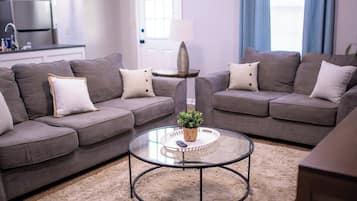 Una Smart TV, libros