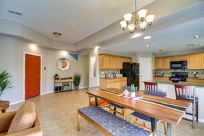 Dining - Pet-Friendly Albuquerque Vacation Escape! (Albuquerque)