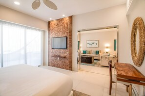 1 bedroom, iron/ironing board, WiFi, bed sheets - Spectacular One-Bed Suite with King bed and Pull out sofa bed. (Cabo San Lucas)
