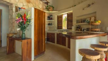 Stovetop, coffee/tea maker