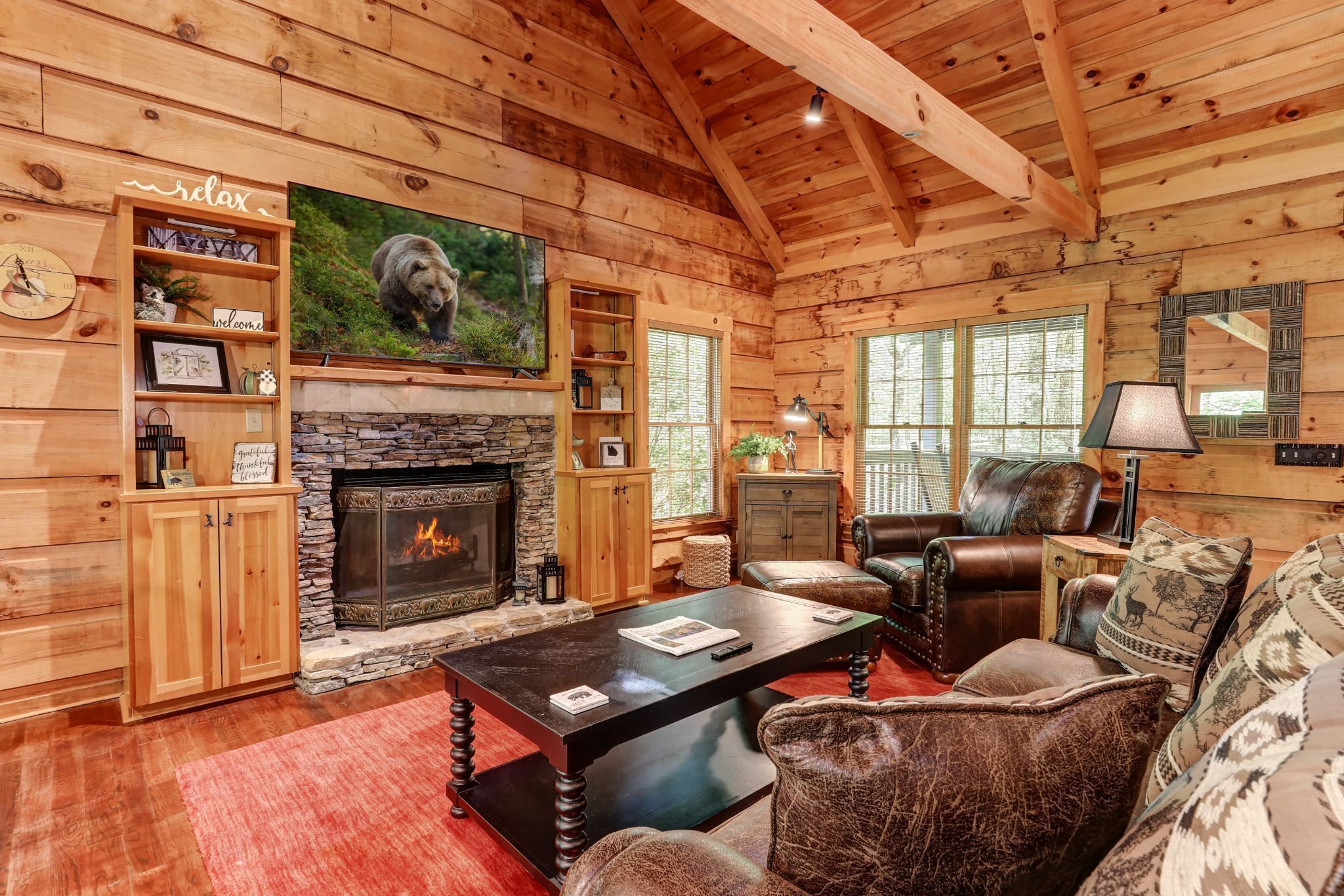 Winterfell - Enjoy some peace and quiet with wooded views and comfy beds!