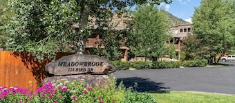 Downtown Ketchum Condo - Walk to Ski Lifts!