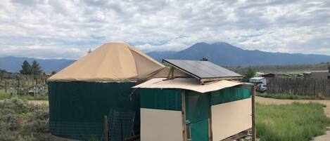 المنشأة من الخارج