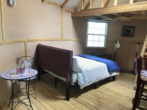 1 bedroom, WiFi, bed sheets - Yurt in Earth-Ship community! Solar Air-conditioning/Heating! Full Kitchen/Bath! (El Prado)