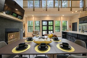 Dining - Newly Refreshed Cabin | New Furniture + Upgraded Comfort + EV Outlet (Broken Bow)
