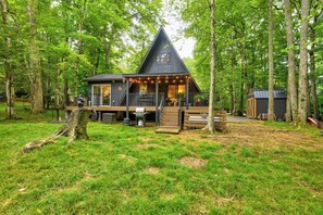 Exterior - Black Bear Shack and Sauna - Beech Mountain modern A Frame, sauna (Beech Mountain)