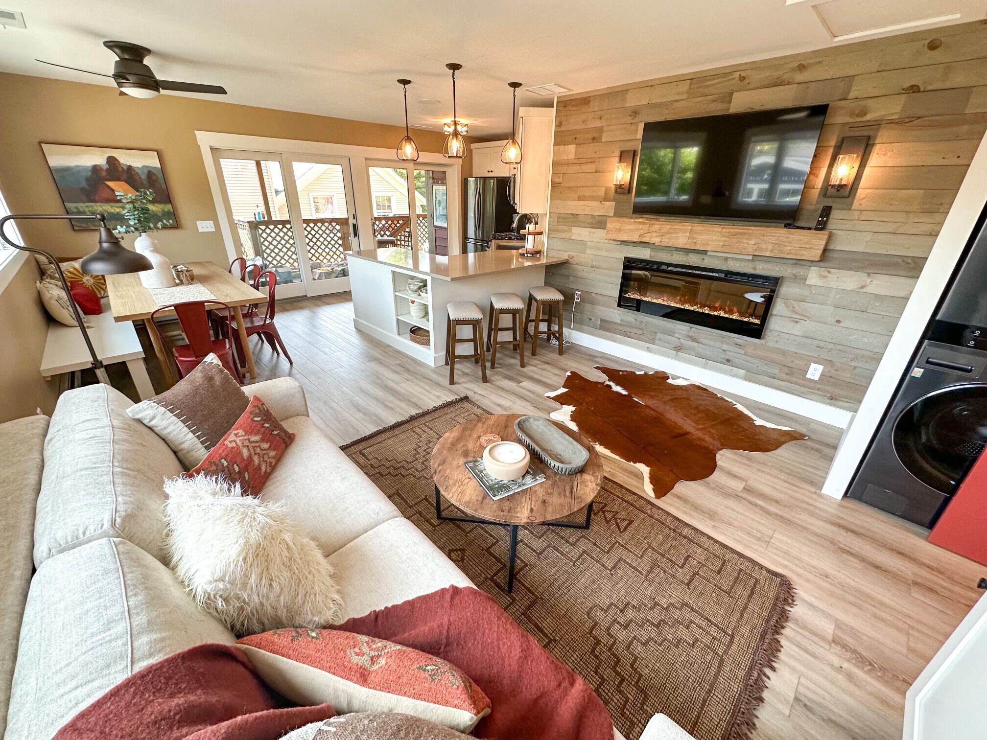 Enjoy this beautifully remodeled condo 1 Block from Lake Michigan!