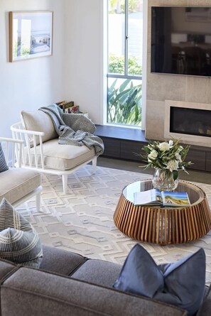 Smart TV, fireplace, video games, offices
