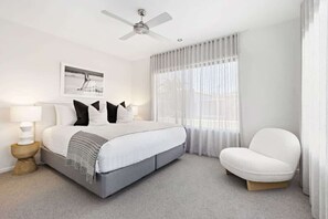 5 bedrooms, iron/ironing board, free WiFi, bed sheets - Sirius – The Brightest Stay in Kingscliff (Kingscliff)