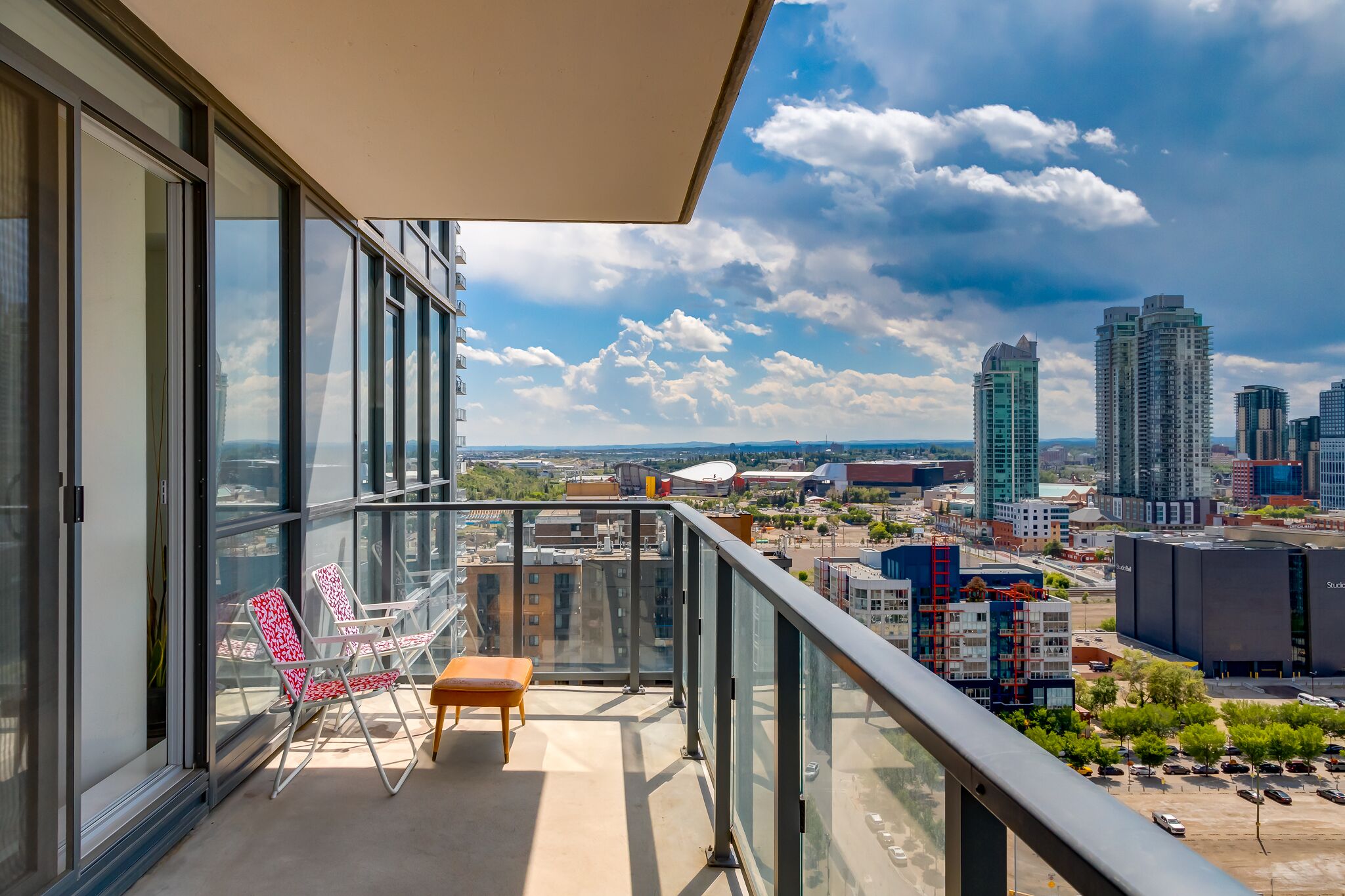 المنطقة المحيطة بالمنشأة