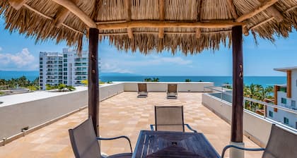 Nitta Condo # 103 Stylish condo near the beach with ocean views, on-site pool