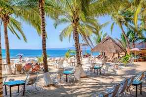 Una spiaggia nelle vicinanze