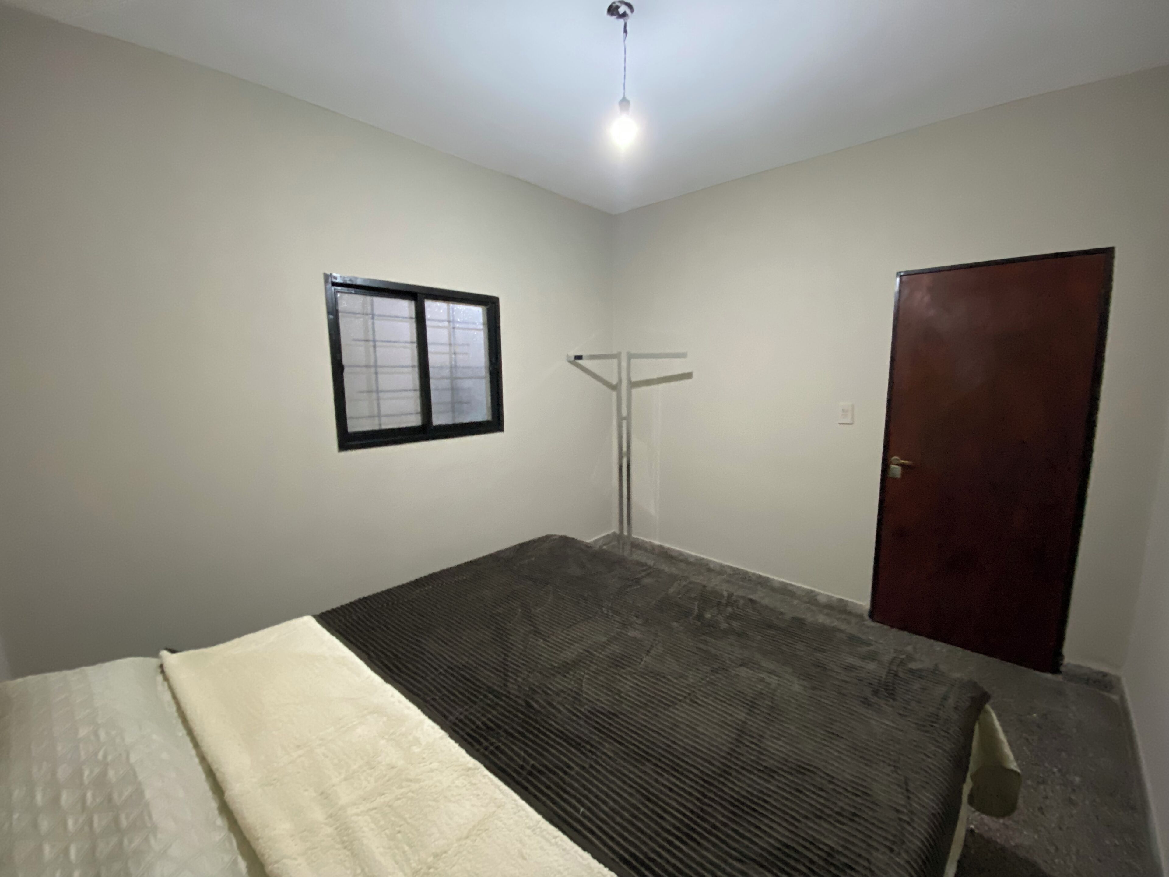 7 habitaciones, escritorio, wifi y ropa de cama 