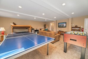 Game room - The Voges' Lake House (Big Bear Lake)