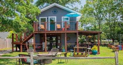 Trendy Loft w/ Energetic Outdoors - Dog Friendly!