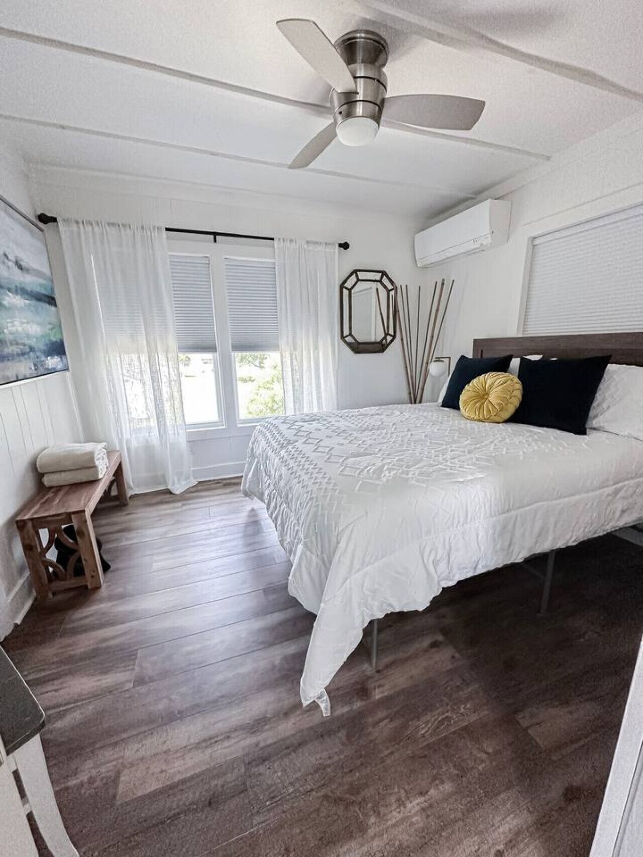 1 habitación, tabla de planchar con plancha, wifi gratis y ropa de cama 