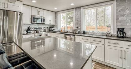 Modern 8 BR duplex in Tacoma! -Both sides included