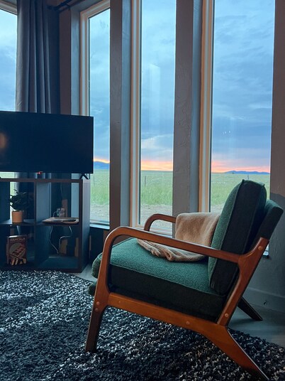 Peaceful Retreat: Modern, Moody, w/ Mountain Views, Covered Deck + Firepit