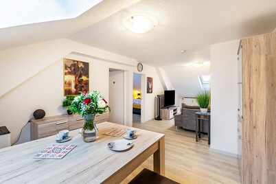 Apartamento 'Tapas Restaurante 2' con terraza compartida y Wi-Fi