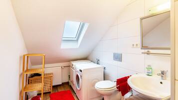 Dusche, Haartrockner, Handtücher