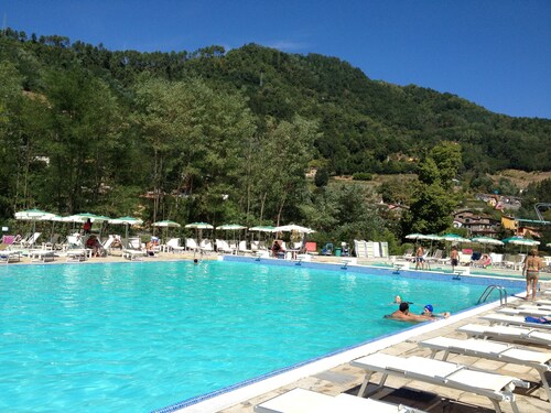 La Veduta Sleeps 8 with Garden