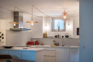 Refrigerador, horno, placa de cocina, lavavajillas