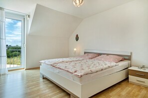 2 bedrooms, free WiFi, bed sheets