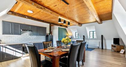 Apartment "Historischer Resthof" with Private Garden & Wi-Fi