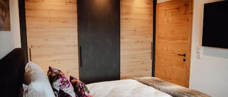 1 quarto, Wi-Fi de cortesia, roupa de cama