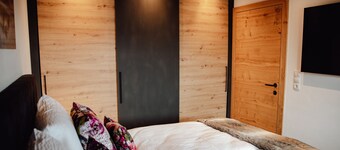 Chalet 'Zillertal Juwel' con vista sulle montagne, balcone e Wi-Fi