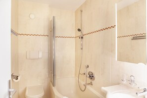 Vasca, asciugacapelli, asciugamani