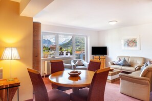 Fernseher, Tischtennisplatte