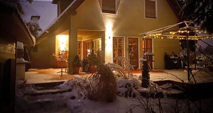 Family Apartment 'Sarah' with Shared Terrace, Shared Garden and Wi-Fi