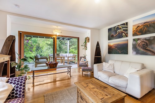 Apartment 'Kiwi Retreat' with Private Terrace and Wi-Fi