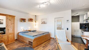 1 bedroom, free WiFi, bed sheets