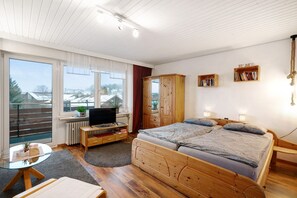 1 bedroom, free WiFi, bed sheets