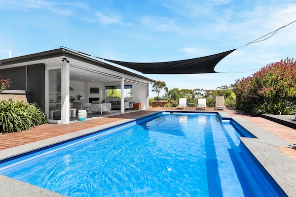 swiming pool house1