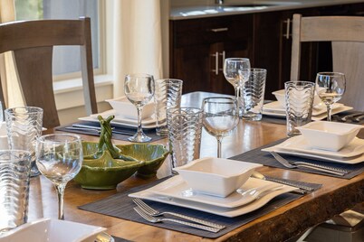 New Listing: Discounts | Pool/Spa | Garage | Kid/Pet Friendly | DT Location | 442