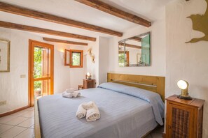 4 bedrooms, free WiFi, bed sheets