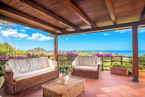 Property grounds - La Perla Del Golfo With Stunning View, Marinella, Italy (Marinella)