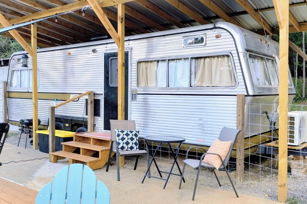 The '72 Vintage Holiday Rambler - classic silver sided camper turned Glamper!